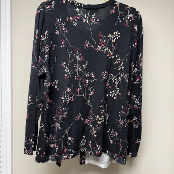 CJ Banks women's 1X black long sleeve cardigan with berries. - Picture 3 of 6